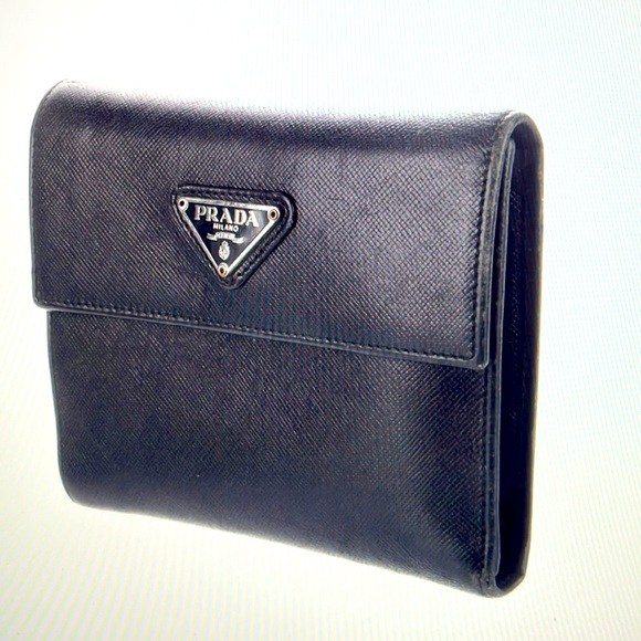 Prada leather wallet - Picture 3 of 10